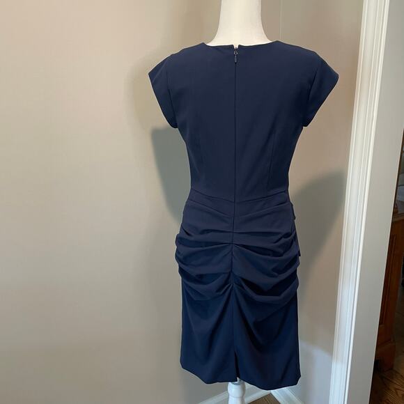 BCBGMaxAzria Joana Sheath Dress Sz 8 Navy Pleated Ruched Cap Sleeves Square Neck - Picture 4 of 10